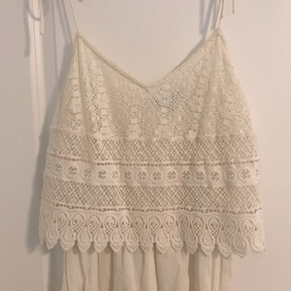 TOPSHOP Crochet Lace & Crinkled Gauze Romper - Picture 4 of 13